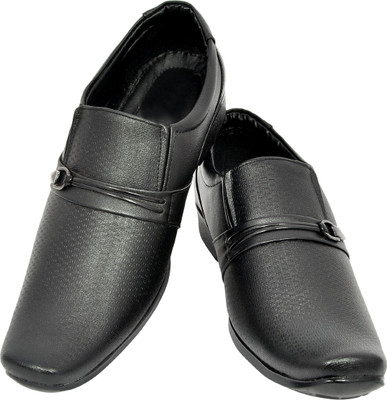 

Rootz Slip On For Men(Black