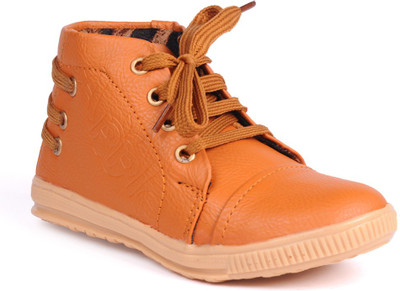 

Trilokani Boys, Beige