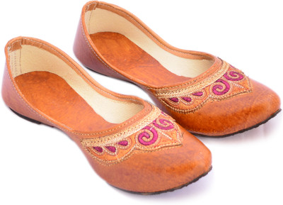 

Myra Leather Mojaris For Women(Brown)