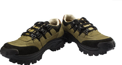 

Demyra Boys, Green