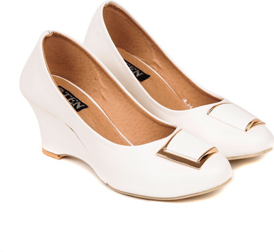 

TEN Women White Wedges