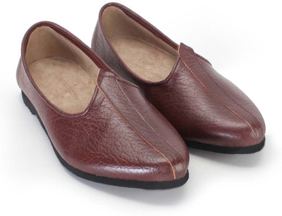 

Bare Skin New Brown Leather Jalsa With Black Sole Jutis For Men(Brown
