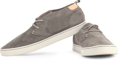 

Diesel Primetivers Snoo-Zee Men Sneakers For Men(Beige, Grey, T2051