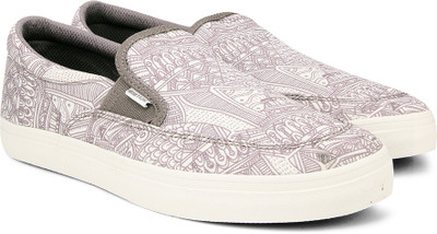 

United Colors of Benetton Men Canvas Loafers For Men(Grey, White, 904