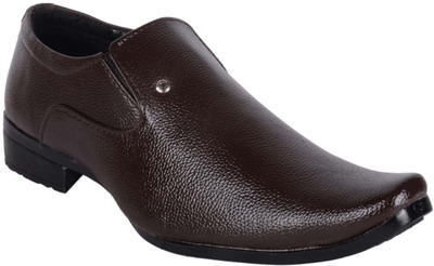 

Woakers Stylish & Trendy Slip On For Men(Brown