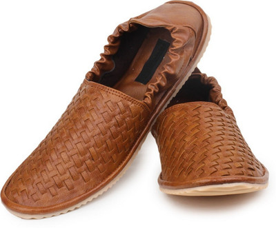 

Shoe Island Ethnic Mojari Tan Brown Loafers Loafers For Men(Tan
