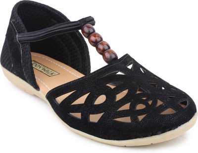 

Moonwalk Kolhapuris For Women(Black, Black7