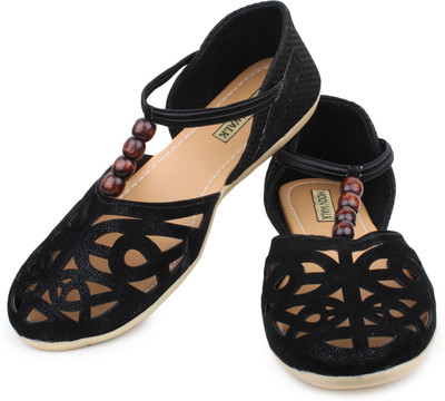 

Moonwalk Women Black Flats