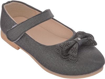 

Glinchy Girls, Black