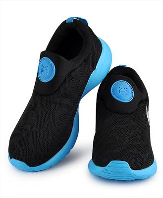 HIZAA Sneakers