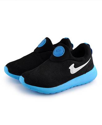 HIZAA Sneakers