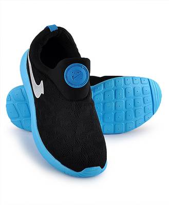 HIZAA Sneakers