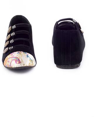 Myra Black Printed Bellies