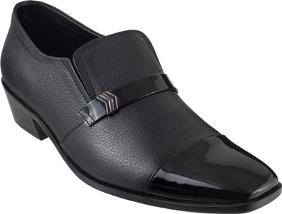 

Metro 19 Slip On Shoes For Men(Black, 11;black