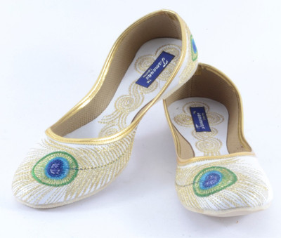 

Tamanna Jutis For Women(White, Gold