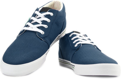 

United Colors of Benetton Men Sneakers For Men(Blue, 904