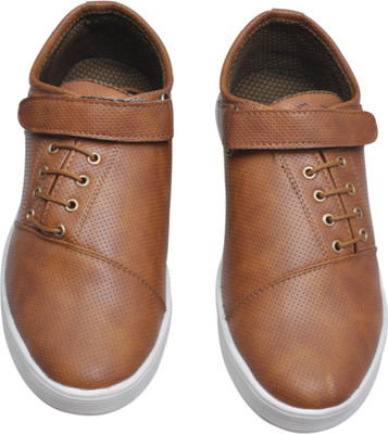 

Smartmart Boys, Tan