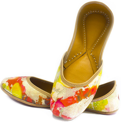 

Coral Haze Jutis For Women(Multicolor