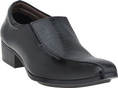 

Footista Vanquish Slip On For Men(Grey
