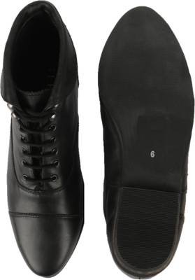 Glety Lace Up