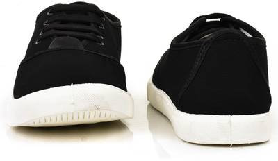 Navchetan Sneakers