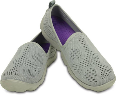 

Crocs Casual Shoes For Women(Black, Grey