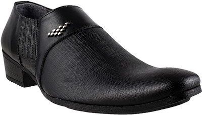 

Mochi AWESOME Slip On Shoes For Men(Black, 11;black