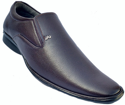 

magnum elite Slip On For Men(Brown