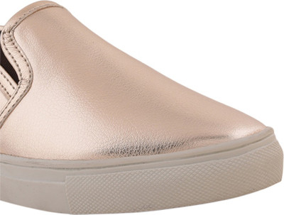

Bruno Manetti 2982 Casuals For Women(Gold
