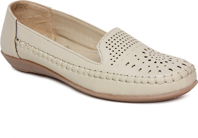 

Vendoz Loafers For Women(Natural, Cream