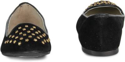 Footin By Bata Bellies