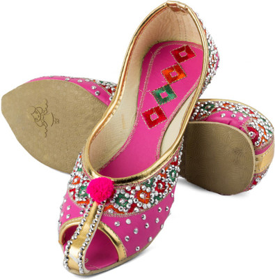 

Tashi Pink Punjabi jutti Jutis For Women(Pink