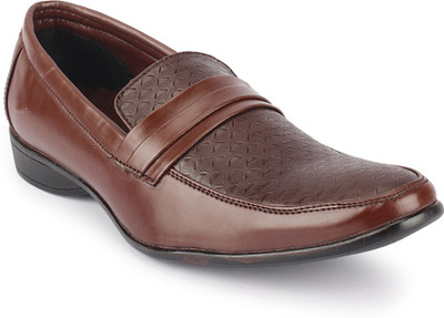

Quarks Slip On For Men(Multicolor, Brown
