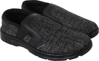 

Fender Zone Walking Canvas Shoes 17 Canvas Shoes For Men(Grey