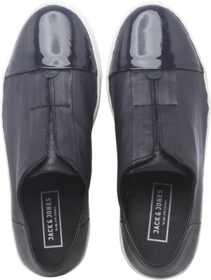 

Jack & Jones Casuals For Men(Black