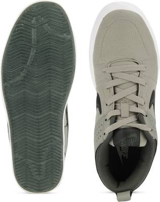 Nike LITEFORCE III Sneakers
