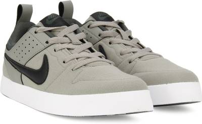 Nike LITEFORCE III Sneakers