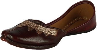

Saashiwear Punjabi Jutis For Women(Brown)