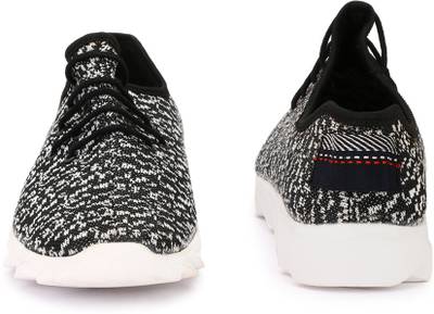 Braavosi Sneakers, Outdoors