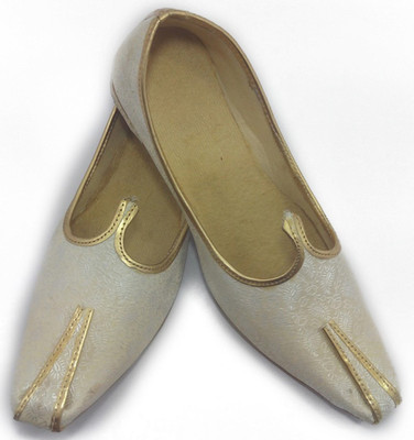 

Rajsahi Jutis For Men(White