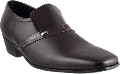 

Metro Awesome Slip On Shoes For Men(Black, 11;black