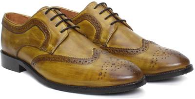 Brune Lace Up
