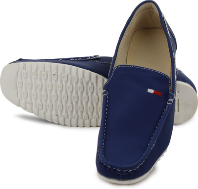 

Demyra Boys, Blue
