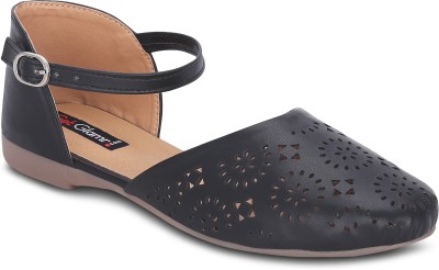 

Get Glamr Sansa Jutis For Women(Black