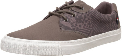 

United Colors of Benetton 16A8UNICFW24I Sneakers For Men(Grey, 902