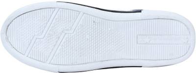 Lee Won Sneakers