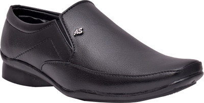 

Prolific Trophy Grow Slip On For Men(Black)