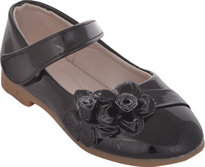 

Glinchy Girls, Black