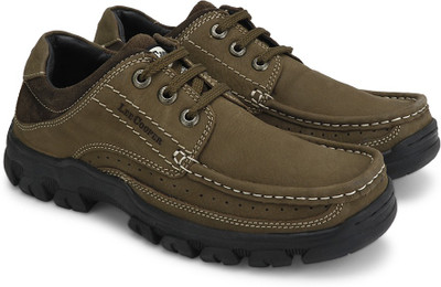 

Lee Cooper Men Outdoor Shoes For Men(Green, Olive