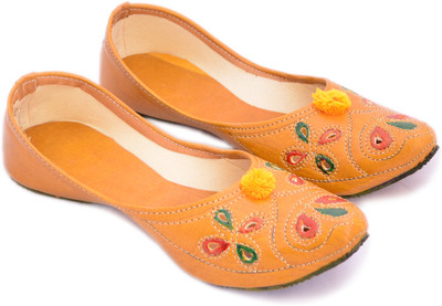 

Myra Leather Mojaris For Women(Tan)